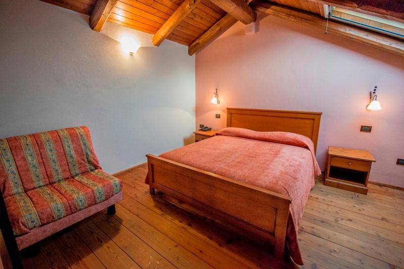 Ristorante Albergo Da Maurizio Cravanzana Bagian luar foto