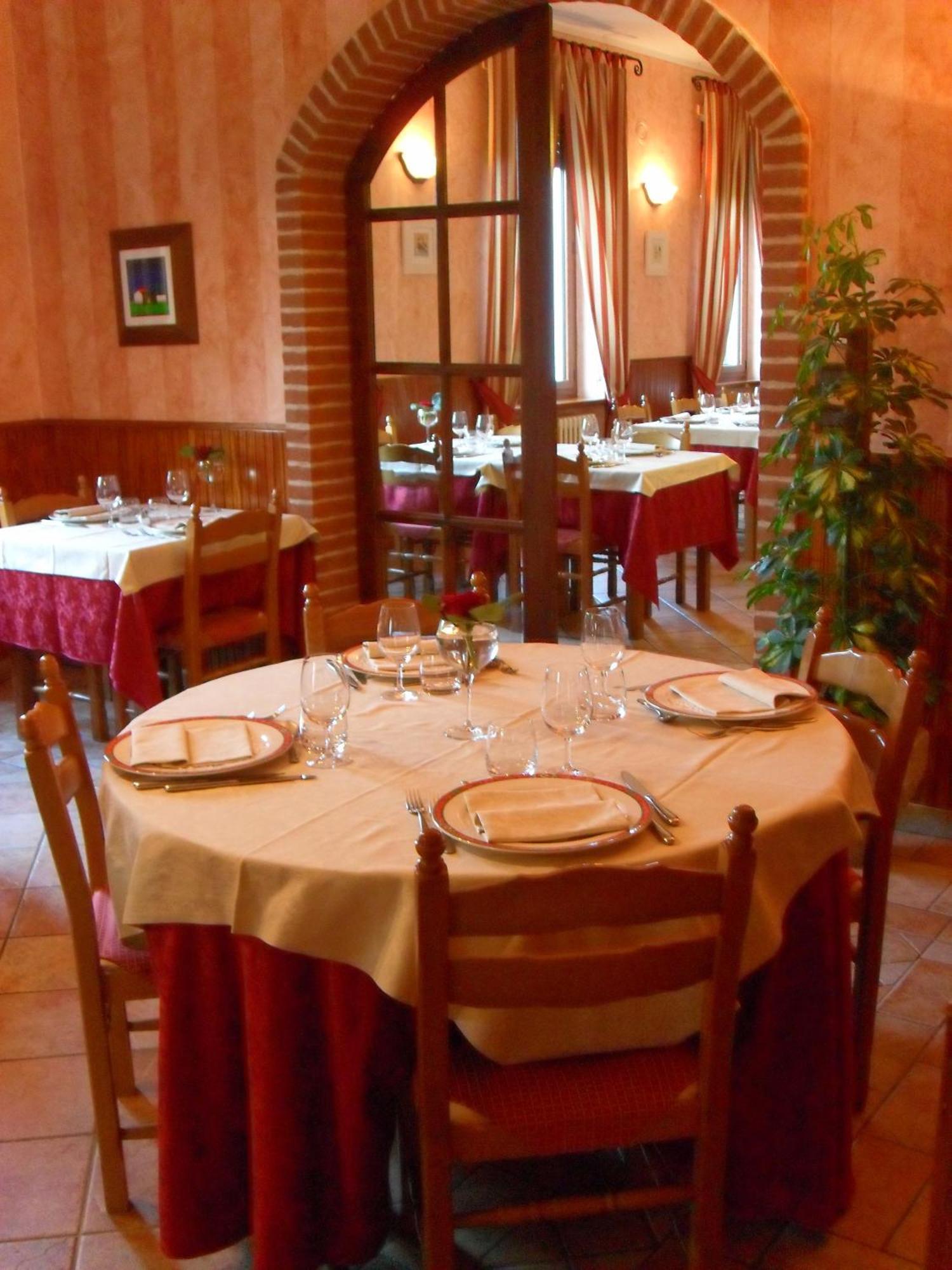 Ristorante Albergo Da Maurizio Cravanzana Bagian luar foto