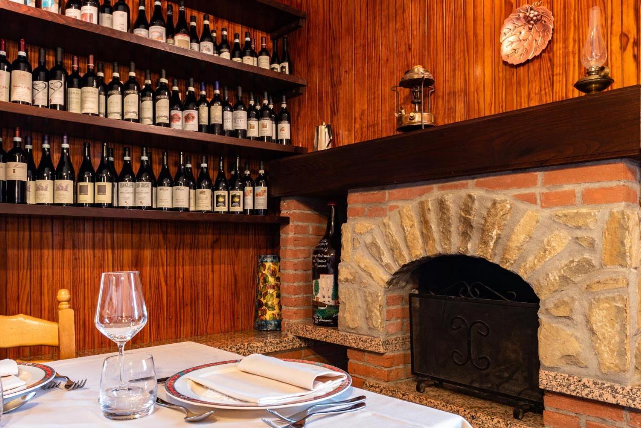 Ristorante Albergo Da Maurizio Cravanzana Bagian luar foto