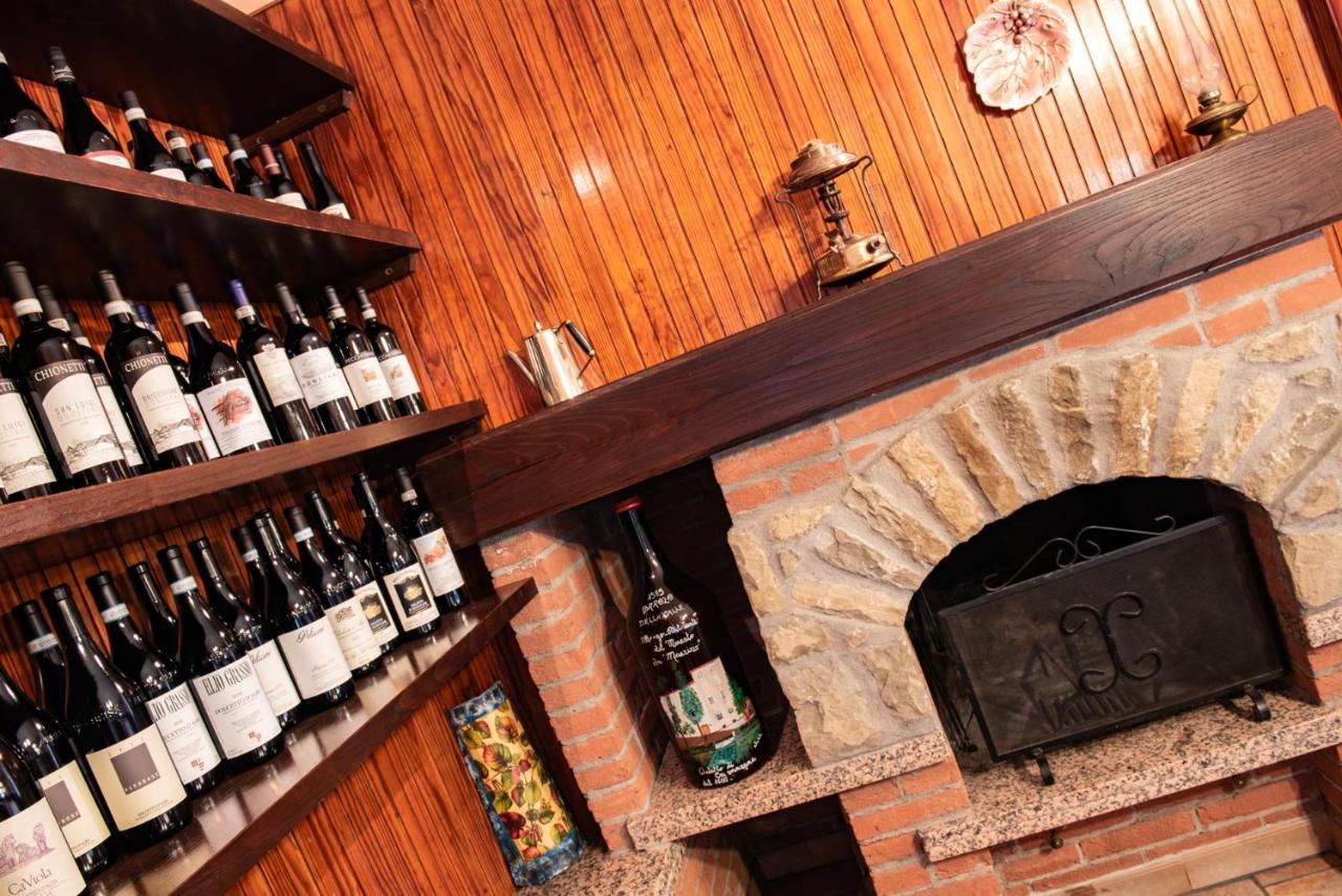 Ristorante Albergo Da Maurizio Cravanzana Bagian luar foto