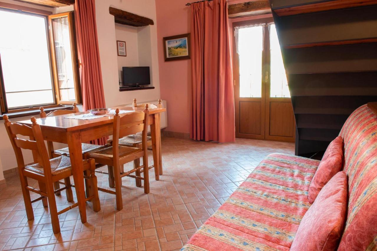 Ristorante Albergo Da Maurizio Cravanzana Bagian luar foto