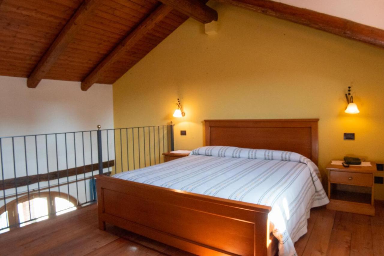 Ristorante Albergo Da Maurizio Cravanzana Bagian luar foto